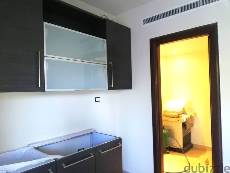 L05759 - Spacious & Deluxe Apartment for Rent in Aoukar 8