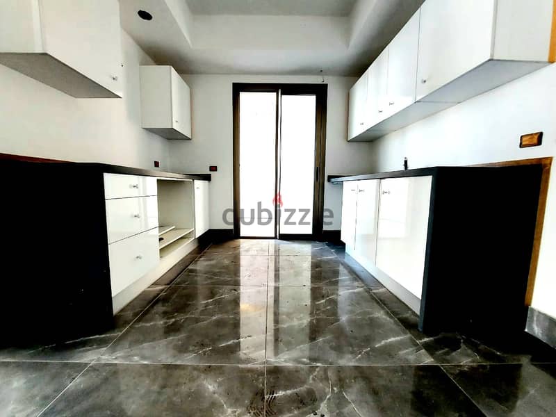 RA22-1095 Apartment for rent in Beirut,Verdun, 250m2, $ 2,000 cash 4