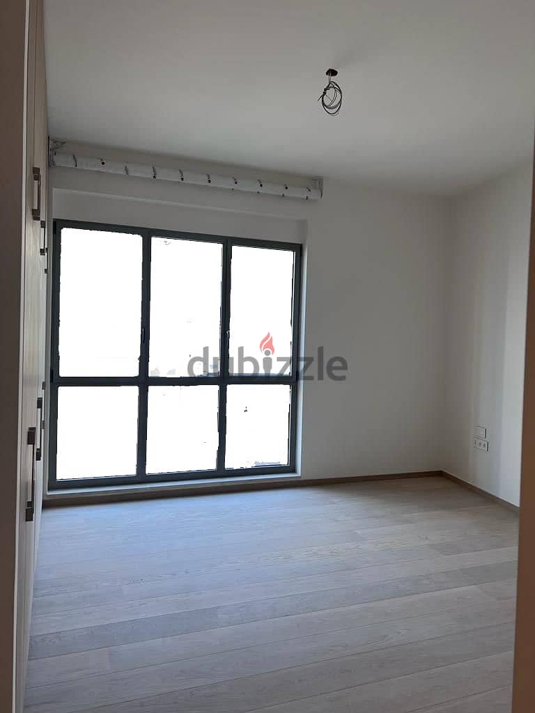 DOWNTOWN PRIME WITH GYM , POOL (350SQ) 4 BEDROOMSb , SEA VIEW 1