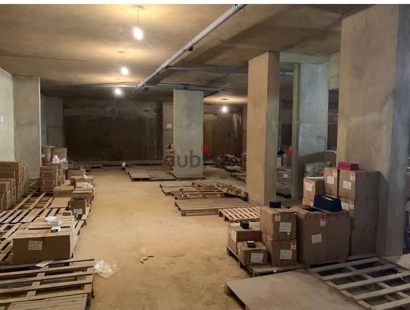 A 400 m2 warehouse for sale in Sabtieh - مستودع للبيع في السبتية 3