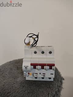 smart circuit breaker 3 phase