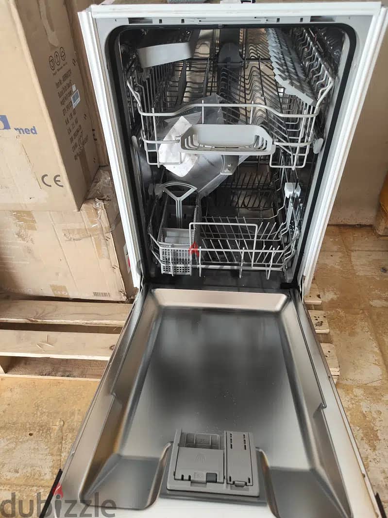 Series 2 Semi-integrated dishwasher 45 cm Stainless steel 5