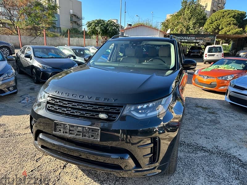Land Rover Discovery  Black  2017 California very clean 1