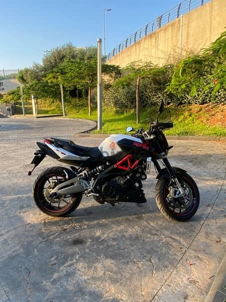 Aprilia Shiver 750CC 4