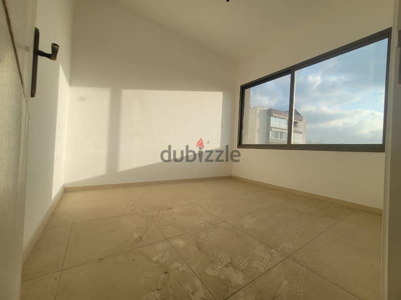 130 m2 apartment + open view for sale in Zouk mikhayel 4