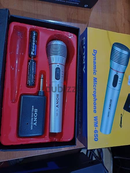 sony mic wireless ,new in box,work with 2 battery aa 1