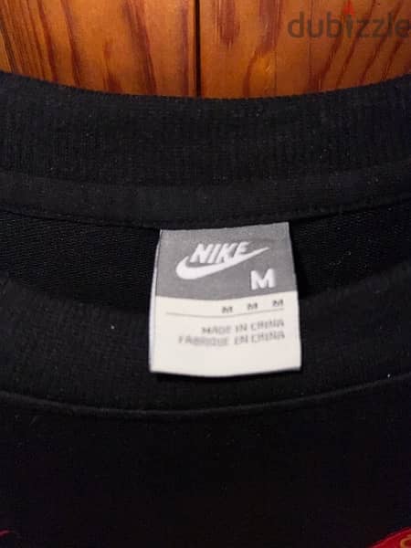 Nike Shirt size M 4