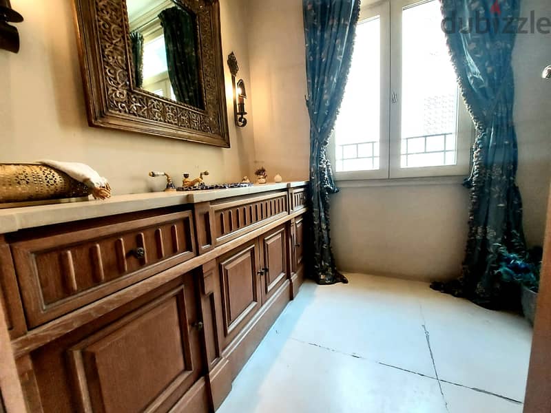 RA23-3080 Luxuriously furnished apartment in Downtown is for rent,450m 12