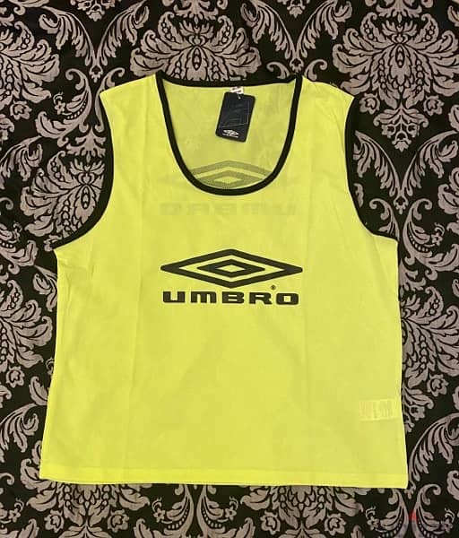 Umbro Training Shirts 4$ كنزات تدريب 1