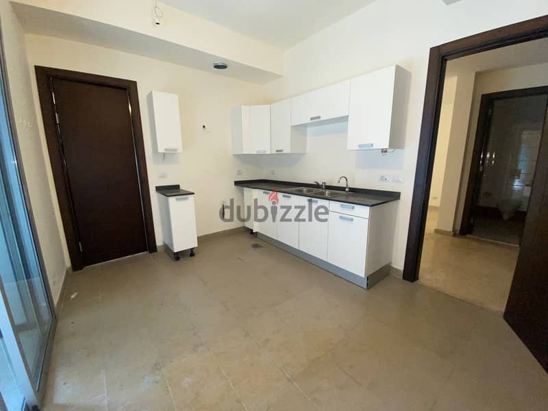 200 m2 apartment with a terrace and pool for sale in Bsalim 4