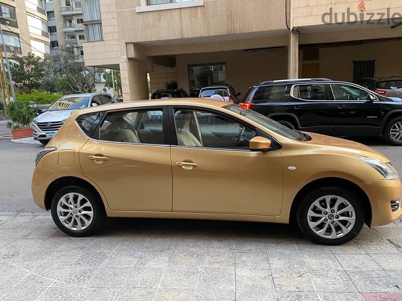 Nissan Tiida 2014 sv 1.8 السعر يشمل آلتسجيل 3