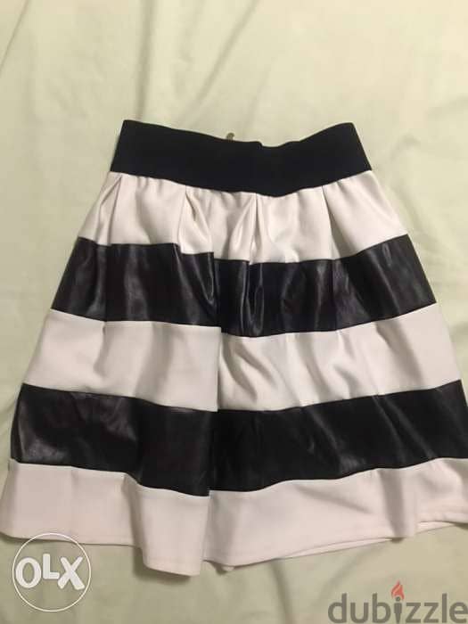 vero moda black blazer , skirt black and white size S-M 3