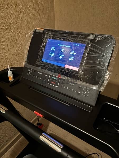 Treadmill 4HP AC motor 150 kg 3