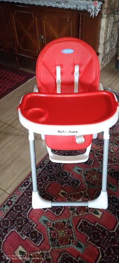 High chair for feeding from 5 mts old till 3 yrs w. Different levels 0