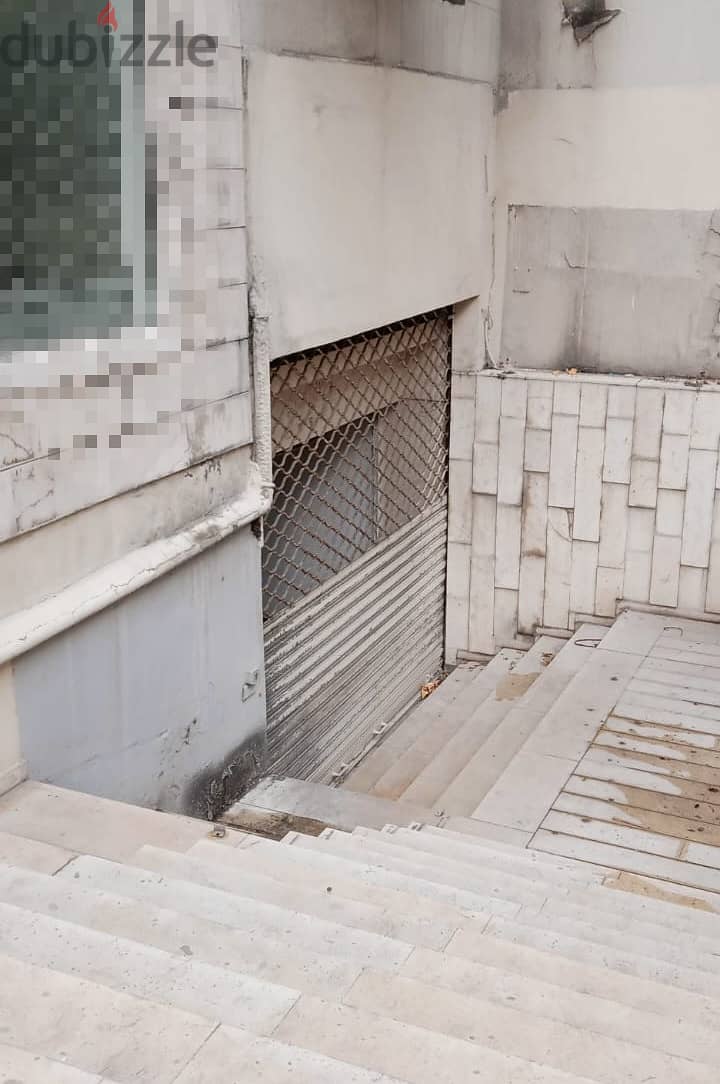 Showroom For Rent In Achrafieh 0