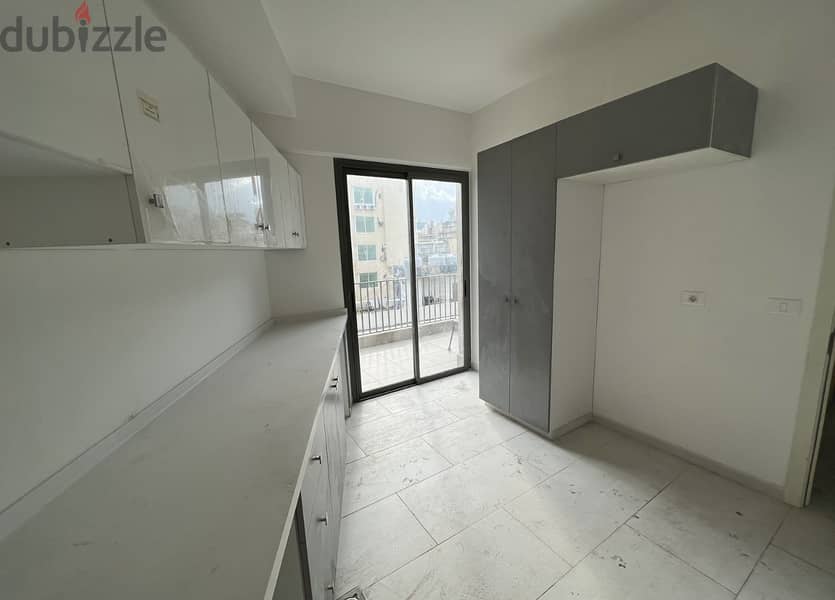Apartment for sale in Achrafieh شقة للبيع في الاشرفيه 4