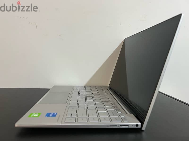 HP ENVY 13 2022 (Barely Used) 1