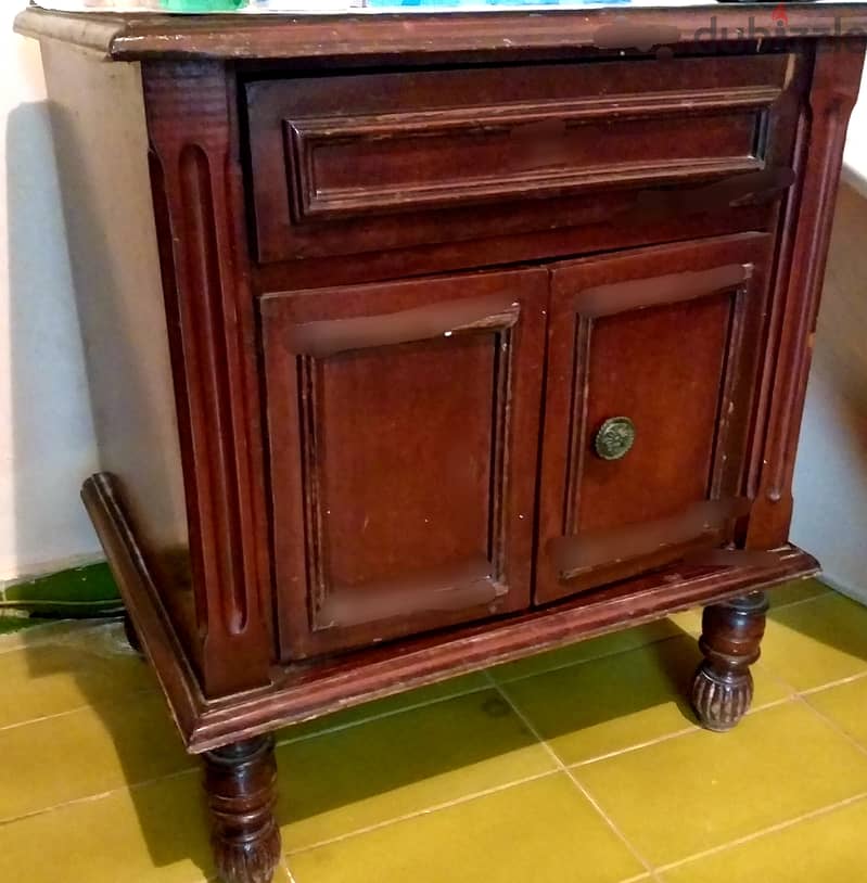 Side table (Commode) 1