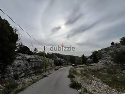 A 1295 m2 land + open mountain view for sale in Laklouk