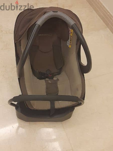 car seat bebe comfort 1 month to 2 year  (2 pcs) in a good condition 0