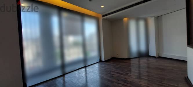 Office for rent in Furn El chebbak مكتب للإيجار في فرن الشباك