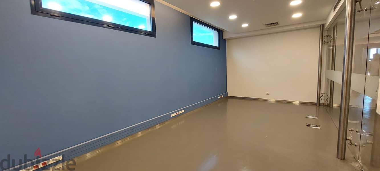 Office for rent i n Furn El chebbak مكتب للإيجار في فرن الشباك 4