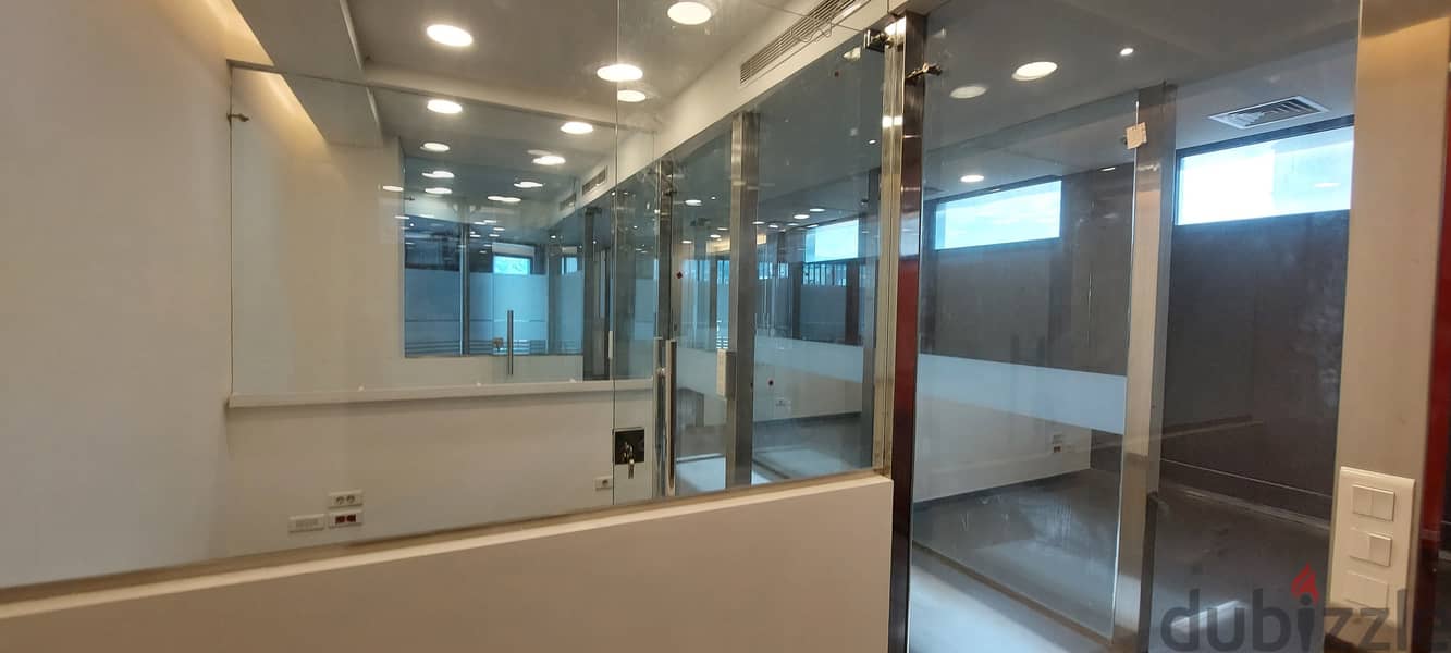 Office for rent i n Furn El chebbak مكتب للإيجار في فرن الشباك 6