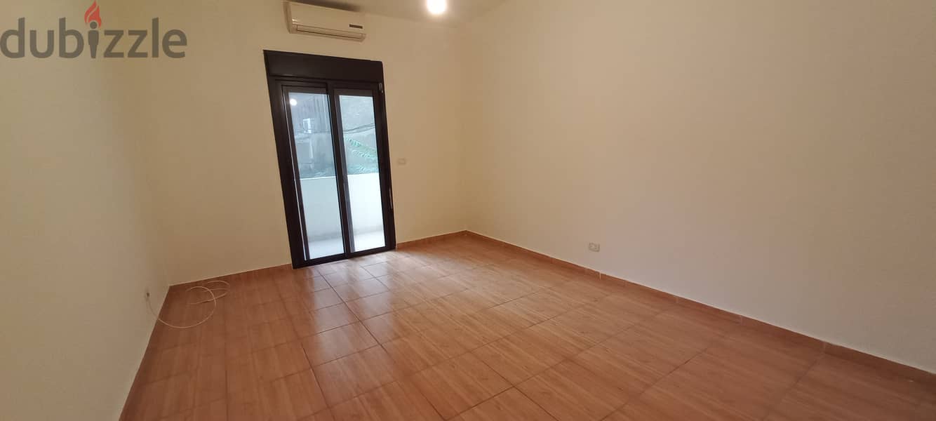 Suitable apartment in Jal El Dib street for rentشقة مناسبة للإيجار 6