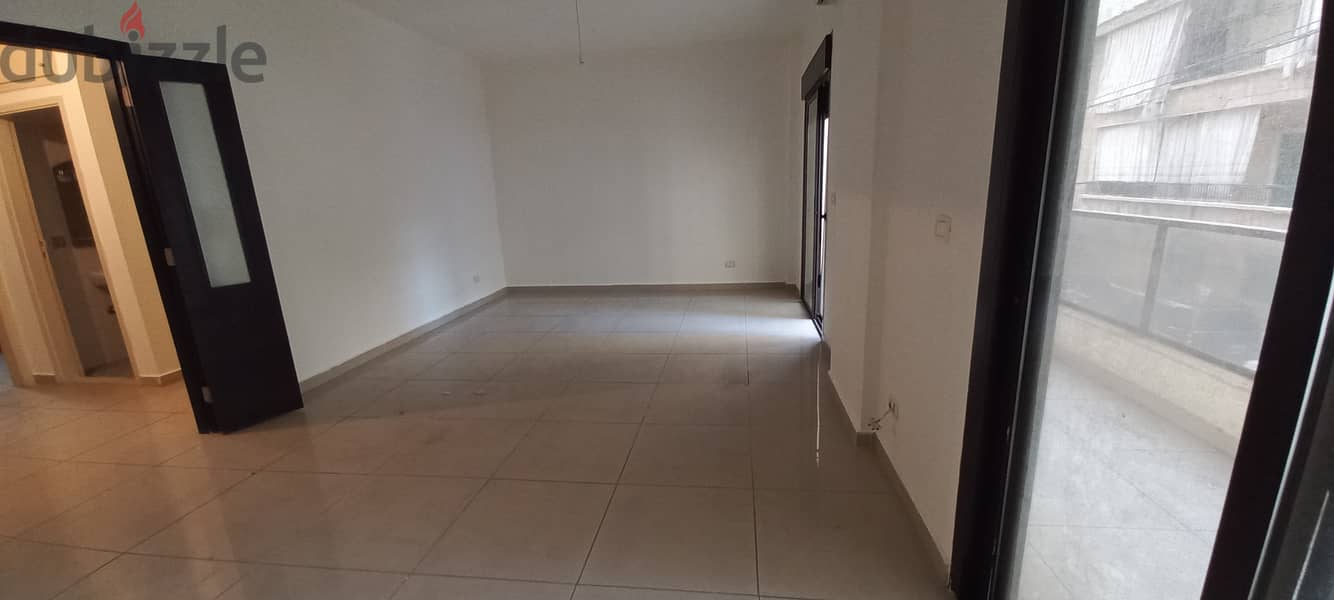 Suitable apartment in Jal El Dib street for rentشقة مناسبة للإيجار 7