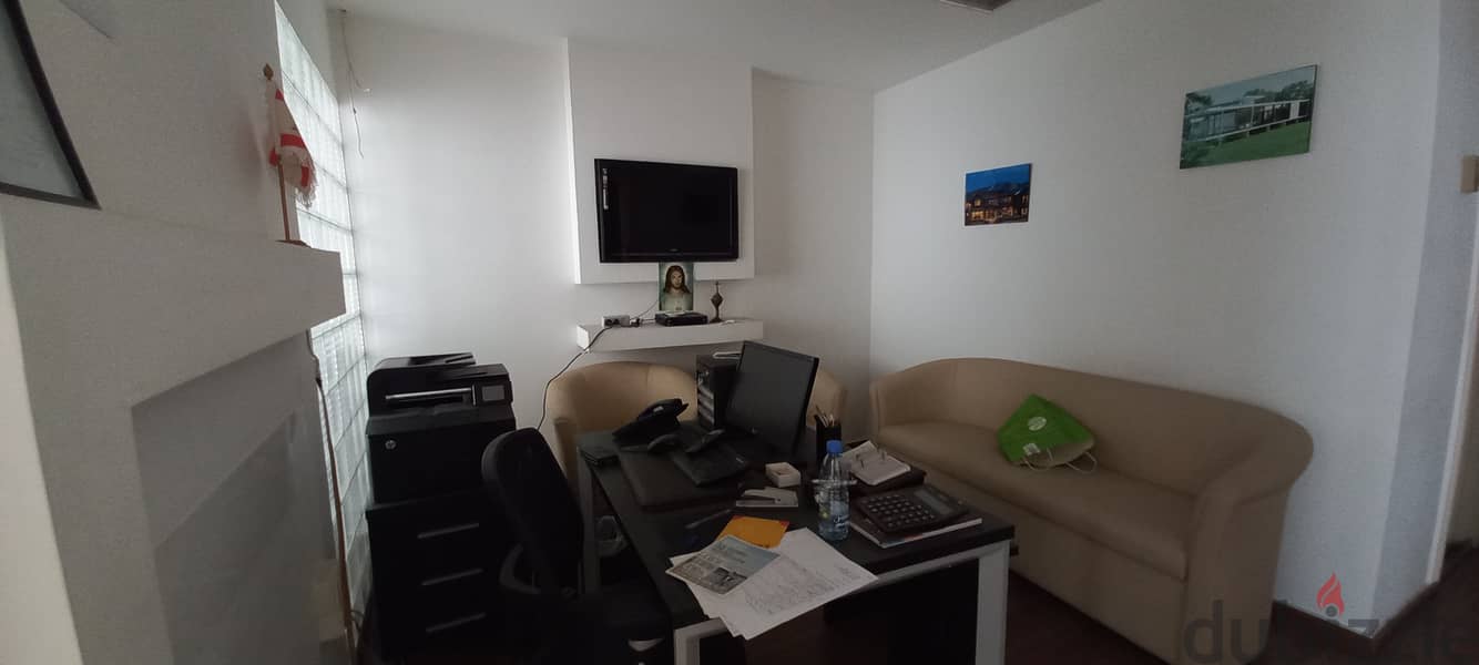 Furnished Office on Jal El Dib highway for rentمكتب مفروش على طريق جل 6