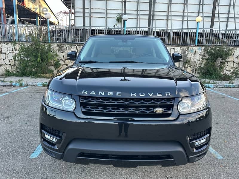 Range Rover sport black edition low mileage like new 2