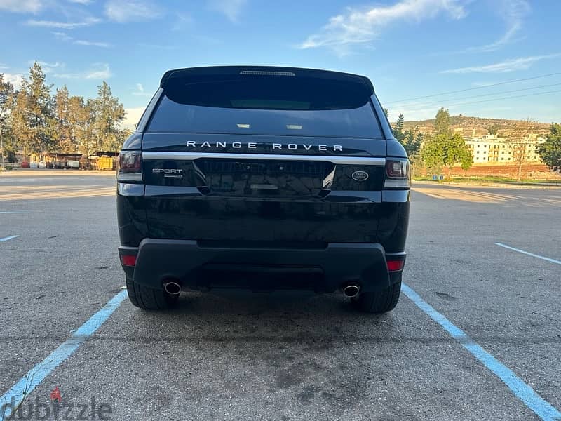 Range Rover sport black edition low mileage like new 8