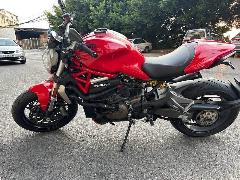 Ducati Monster 1200 1