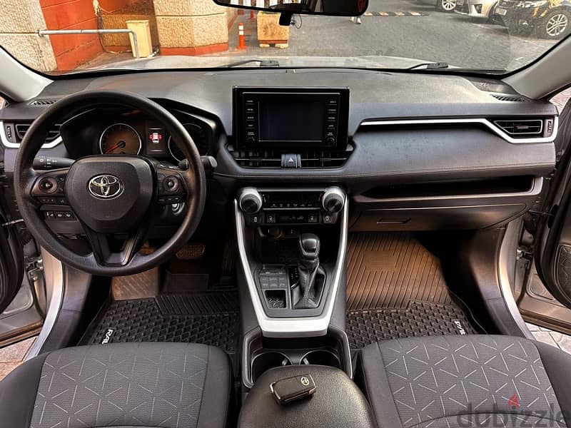 Toyota RAV 4 AWD 2021 benzine 8000 miles like new 14