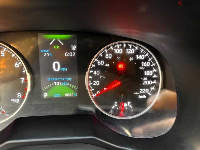 Toyota RAV 4 AWD 2021 benzine 8000 miles like new 19