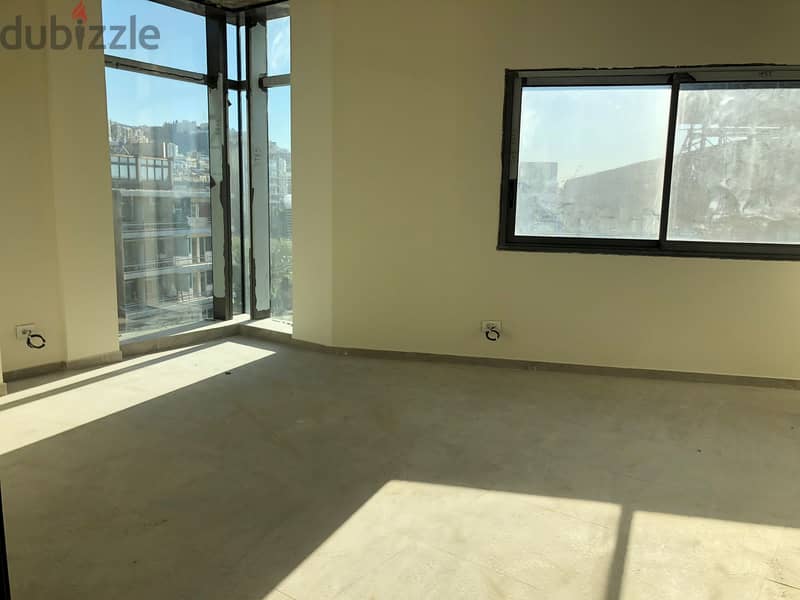 L08378 - Office for Rent on the Highway of Antelias 1