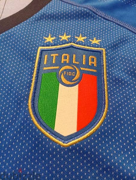 Authentic Italy Football Shirt (New with tags) 1
