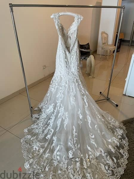 Liquidation! 35 Brand wedding dresses in bulk. تصفية! 3