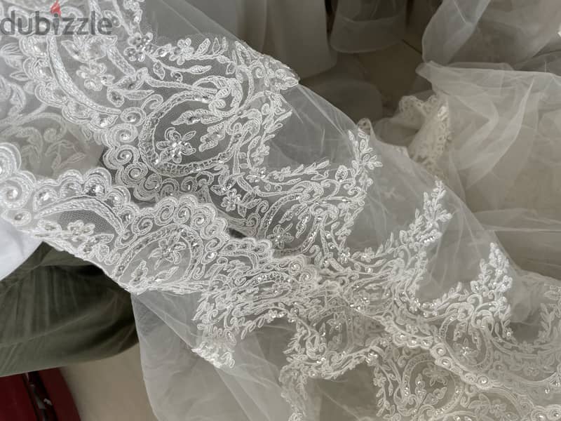 Liquidation! 35 Brand wedding dresses in bulk. تصفية! 7