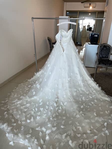 Liquidation! 35 Brand wedding dresses in bulk. تصفية! 9