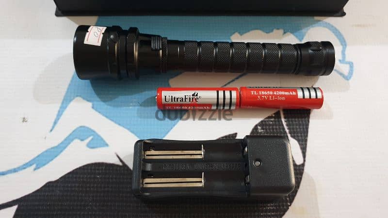 ultrafire led light diving  litium batteries 0
