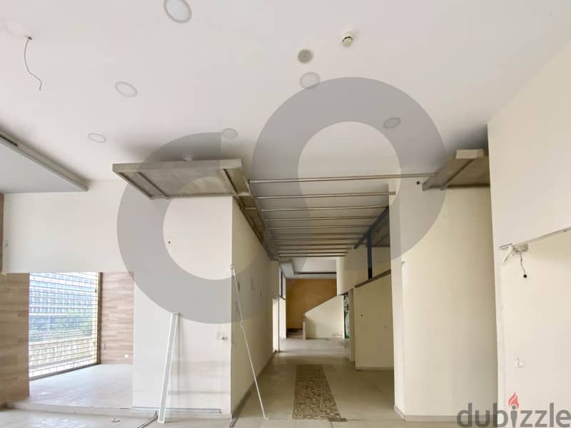 Showroom of 900 sqm in Jnah/الجناح for rent REF#MR98654 1