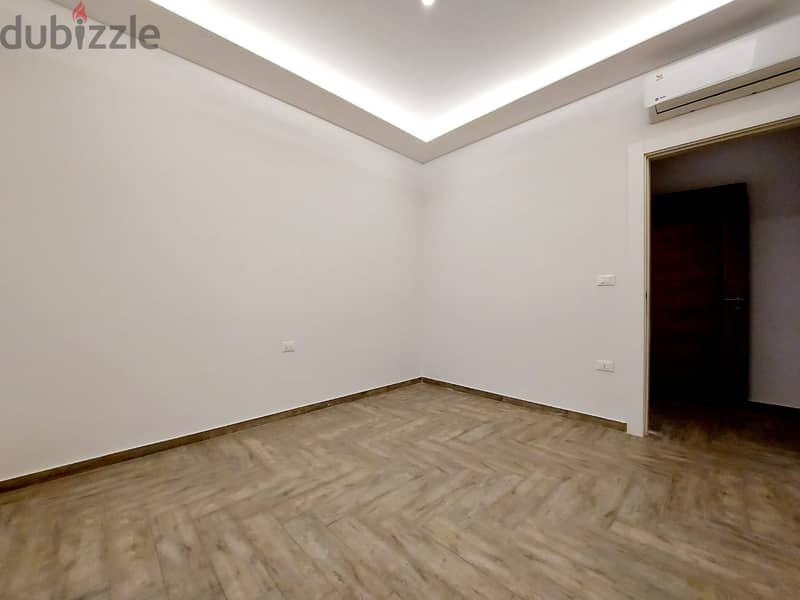 RA23-2044 Seafront super deluxe apartment in Manara is for rent, 135 m 9