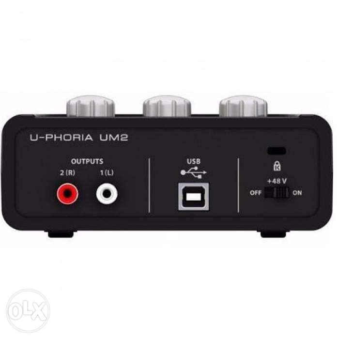 Behringer U-Phoria UM2 USB Audio Interface 2