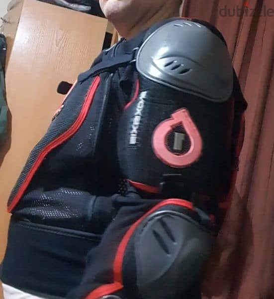 protection jacket Bike
SixSixOne : KATMAR Bike
Orginal
Siza xxl 1