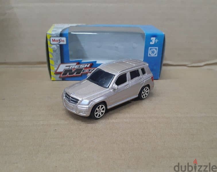 Maisto diecast car model 1;64. 11