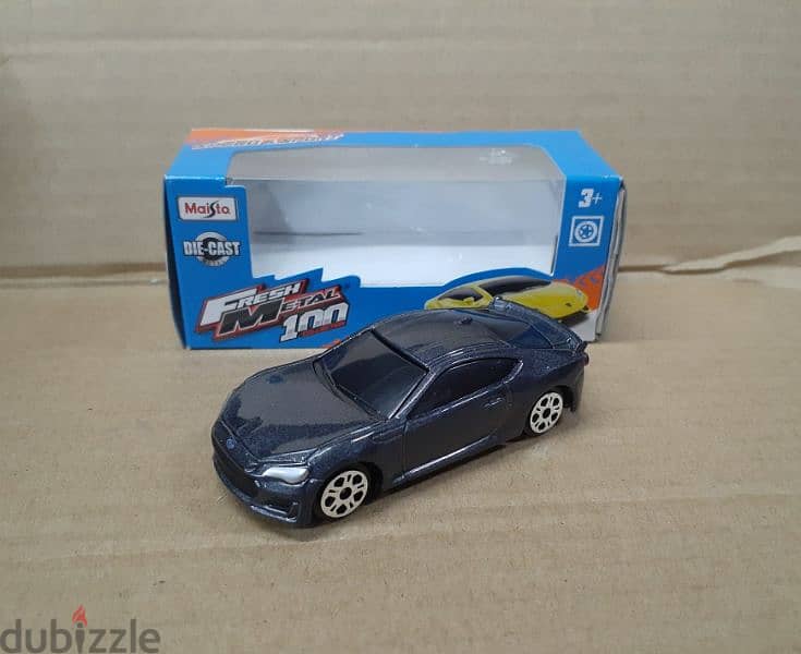 Maisto diecast car model 1;64. 13