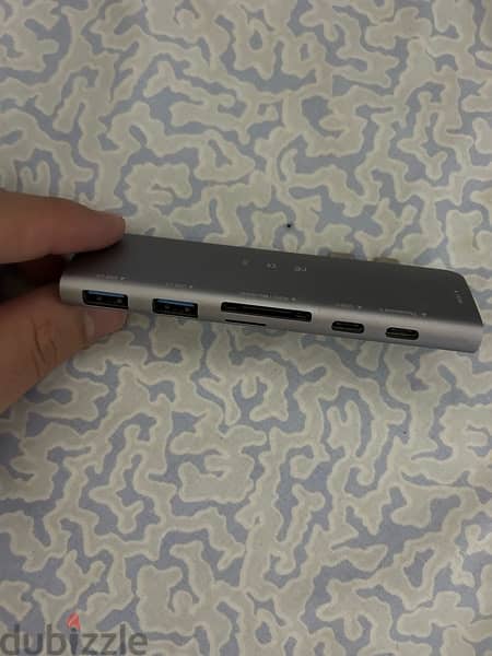 Apple- USB-C HDMI and VGA Multiport adapter 3