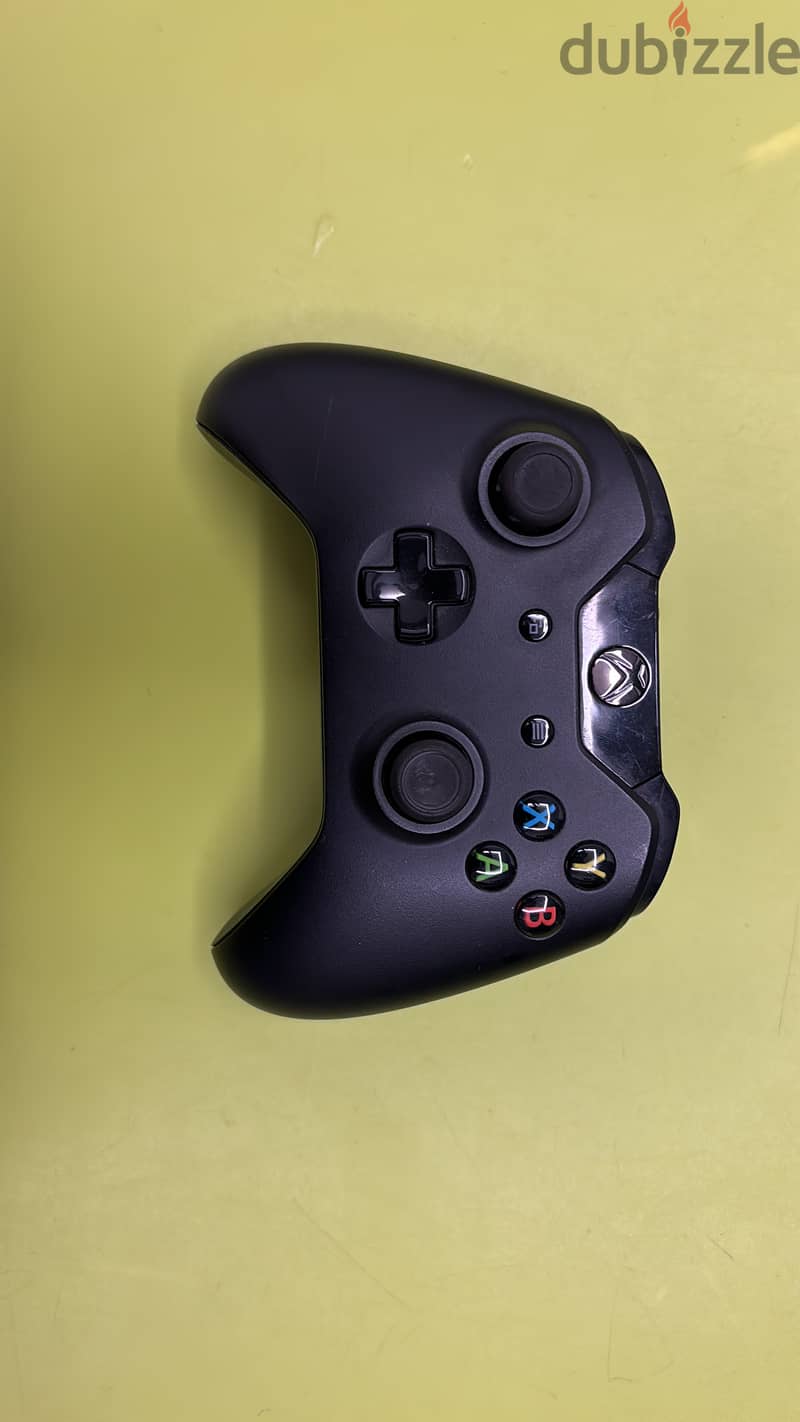 XBOX ONE controller - NEGOTIABLE 1