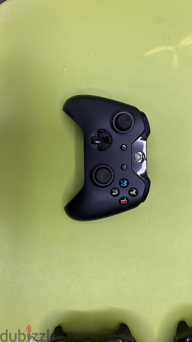 XBOX ONE controller - NEGOTIABLE 2